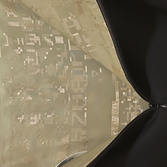 Gorgeous Chriatain Lacroix Skirt. Size 38 - Picture 7 of 8